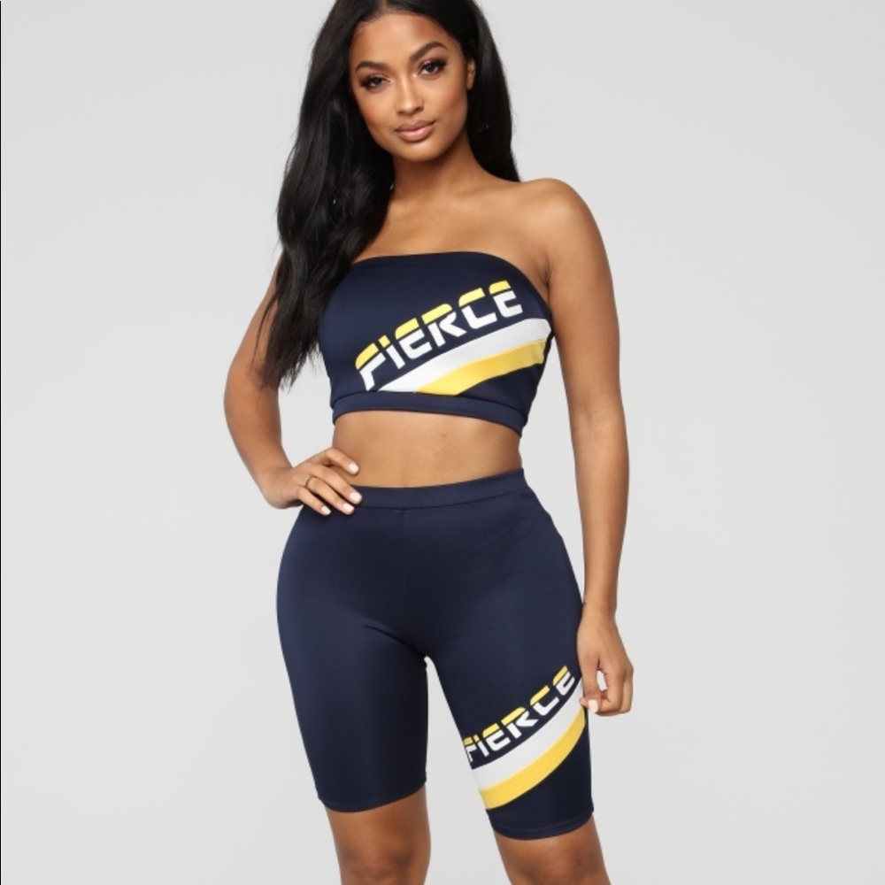 FASHION NOVA FIERCE LOUNGE SET SIZE MEDIUM